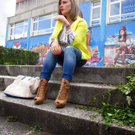 YELLOW JACKET YELLOW JACKET