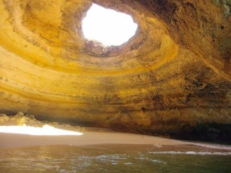 Algar de Benagil: La increible Cueva del Algarve y su fusión.