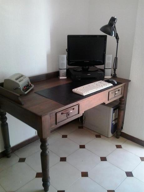 Tuneando un escritorio de 80 años... Tuneando un escritorio de 80 años...