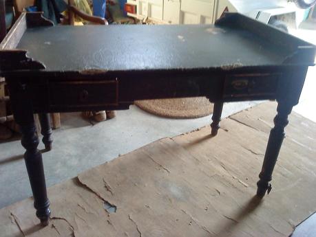 Tuneando un escritorio de 80 años... Tuneando un escritorio de 80 años...