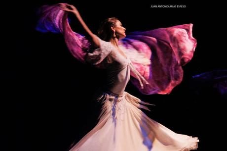Neftis Paloma y la danza