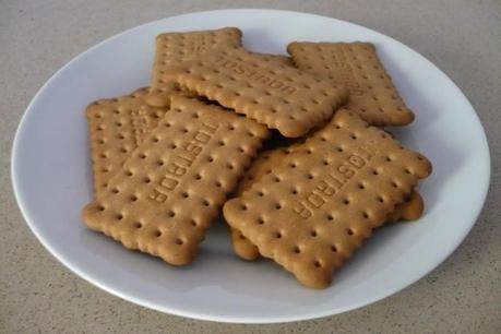 Tarta de chocolate con galletas, la típica y mítica tarta de cumpleaños Tarta de chocolate con galletas, la típica y mítica tarta de cumpleaños