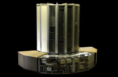 Ingeniero de software de Twitter construye una super computadora Super Computadora Cray-1