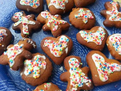 Galletas de jengibre veganas con glaseado de azúcar Galletas de jengibre veganas con glaseado de azúcar