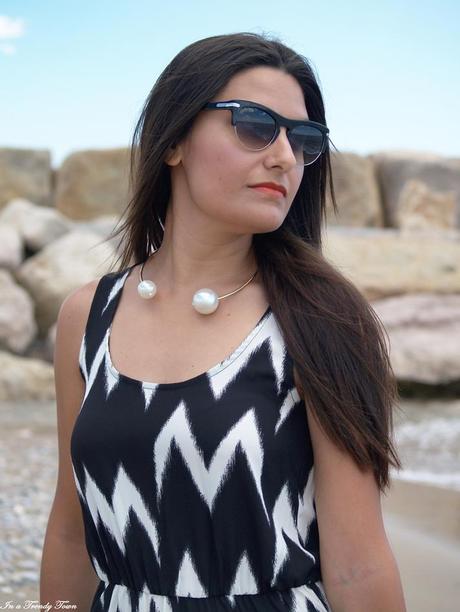ZIG ZAG ON THE BEACH ZIG ZAG ON THE BEACH