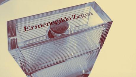 Para él, Uomo. Para él, Uomo.