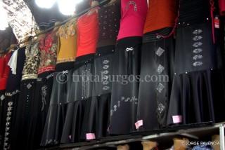 DÍA 12: VOLANDO A TEHERAN TIENDA DE ROPA EN SHIRAZ