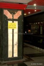 DÍA 12: VOLANDO A TEHERAN ESPACIO RESERVADO A LAS MUJERES EN EL METRO DE TEHERAN