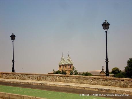 No parece existir atmósfera No parece existir atmósfera