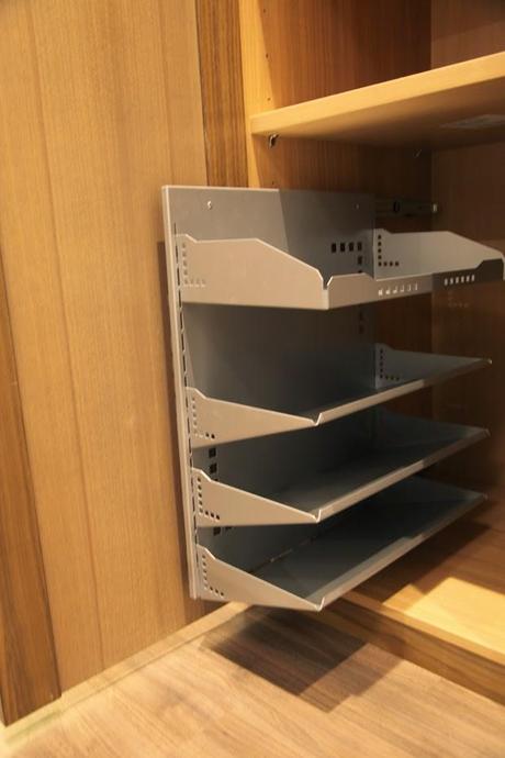 ACCESORIOS PARA ARMARIOS, UNA SELECCIÓN VARIADA ACCESORIOS PARA ARMARIOS, UNA SELECCIÓN VARIADA