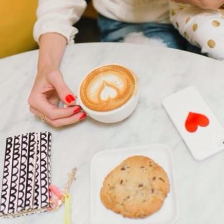 Vestido de guipur blanco y Curso de automaquillaje gratuito Vestido de guipur blanco y Curso de automaquillaje gratuito