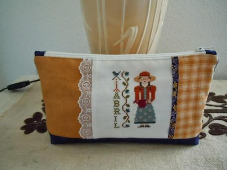 LHN, muñequita de Abril. LHN, muñequita de Abril.