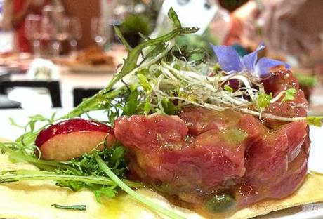 Setmana Bio: Showcooking con SlowFood Km 0 ppTàrtar de vedella de Cal Tomàs amb amanida de primavera Slow food deu mans_