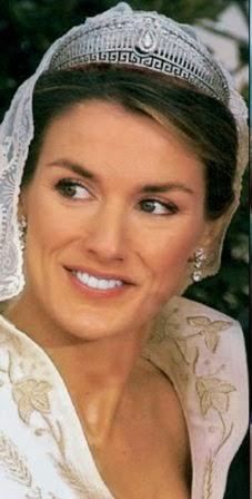 Letizia, las joyas y su fidelidad a Varela en su último vestido de gala como princesa Letizia, las joyas y su fidelidad a Varela en su último vestido de gala como princesa