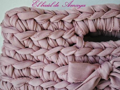 Bolso de trapillo con lazada Bolso de trapillo con lazada