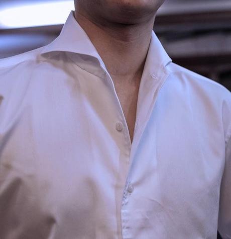 Cuando la diferencia está en los detalles: Camisa bespoke de B&Tailor. Cuando la diferencia está en los detalles: Camisa bespoke de B&Tailor.