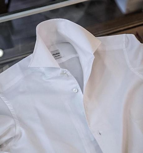 Cuando la diferencia está en los detalles: Camisa bespoke de B&Tailor. Cuando la diferencia está en los detalles: Camisa bespoke de B&Tailor.