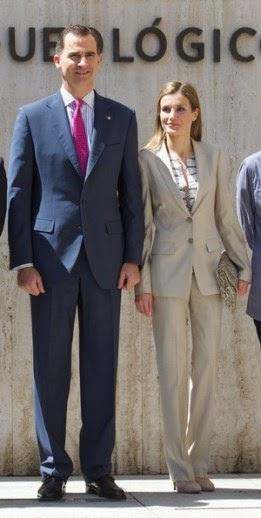 Dña. Letizia se despide con trajes de chaqueta de Hugo Boss Dña. Letizia se despide con trajes de chaqueta de Hugo Boss