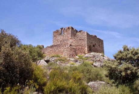 Colaboraciones de Extremadura, caminos de cultura: Castillo de la Torrecilla de Lagartera, junto a Valdesalor, en la Lista Roja del Patrimonio