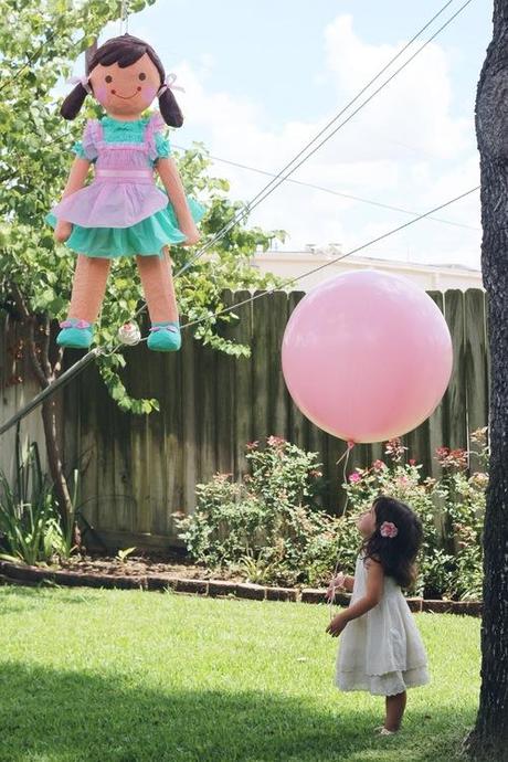 Eugenia cumple 3: La Piñata image