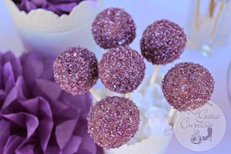 UNA, DOS, TRES MESAS DULCES EN UNA (MESA DULCE LILA) UNA, DOS, TRES MESAS DULCES EN UNA (MESA DULCE LILA)