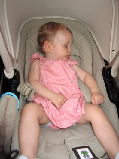 La primera boda de la piccola bebe en una boda