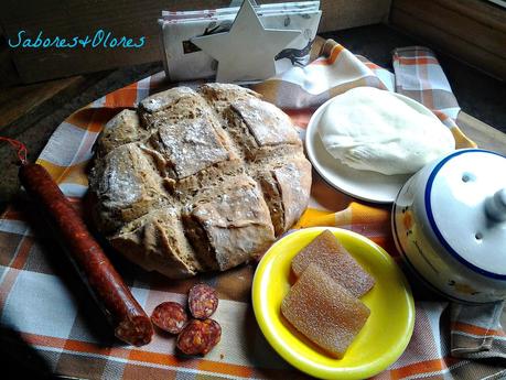 BOLLA DE PAN INTEGRAL CON MOSTAZA Y ENELDO BOLLA DE PAN INTEGRAL CON MOSTAZA Y ENELDO