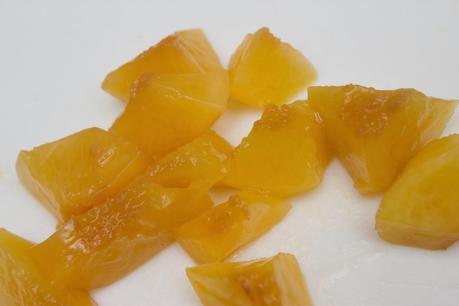 Melocotones rellenos de ensalada con anchoas Melocotones rellenos de ensalada con anchoas