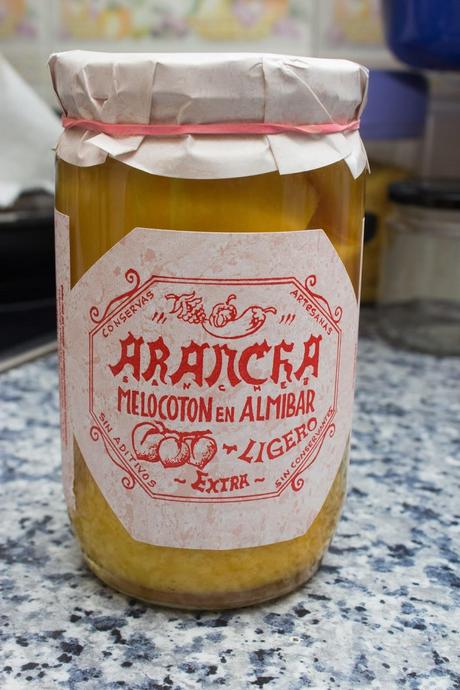 Melocotones rellenos de ensalada con anchoas Melocotones rellenos de ensalada con anchoas