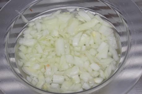 Melocotones rellenos de ensalada con anchoas Melocotones rellenos de ensalada con anchoas