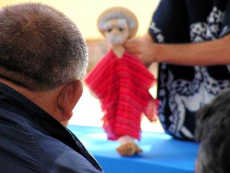 En tendedero, arte para pacientes psiquiátricos KONICA MINOLTA DIGITAL CAMERA