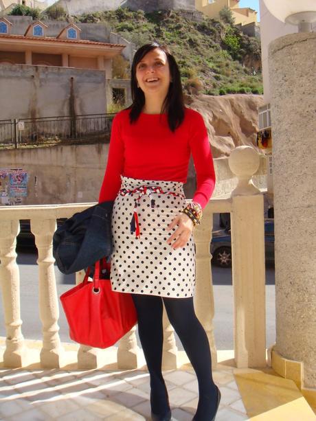 DICEN QUE SE LLEVAN LOS LUNARES. DICEN QUE SE LLEVAN LOS LUNARES.