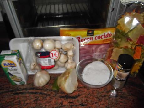 PASTA CON SALSA DE CHAMPIÑONES PASTA CON SALSA DE CHAMPIÑONES