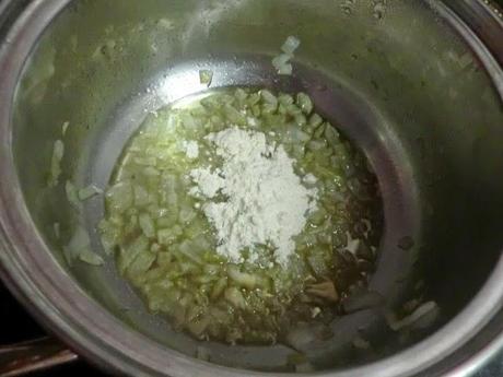 Merluza congelada en salsa con gulas