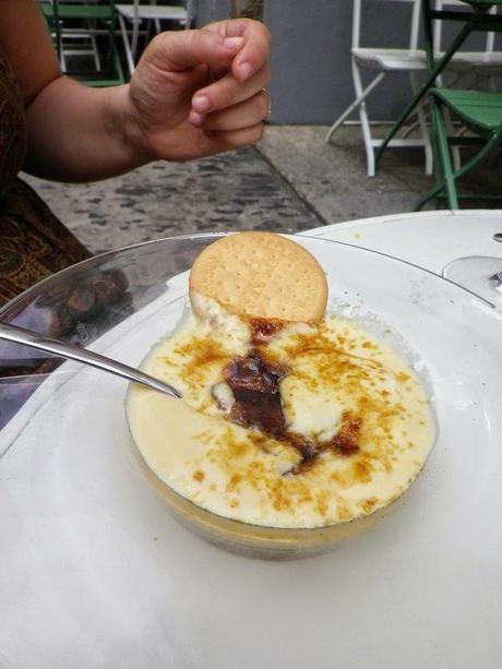 Natillas  Caseras con Caramelo y Galleta