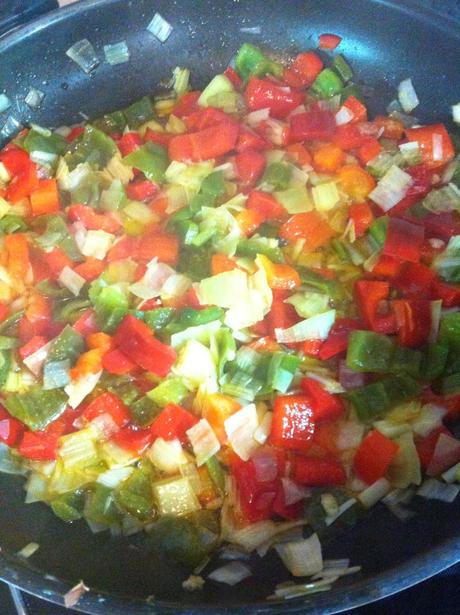 Paella Con Lomo Y Dos Pimientos Paella Con Lomo Y Dos Pimientos