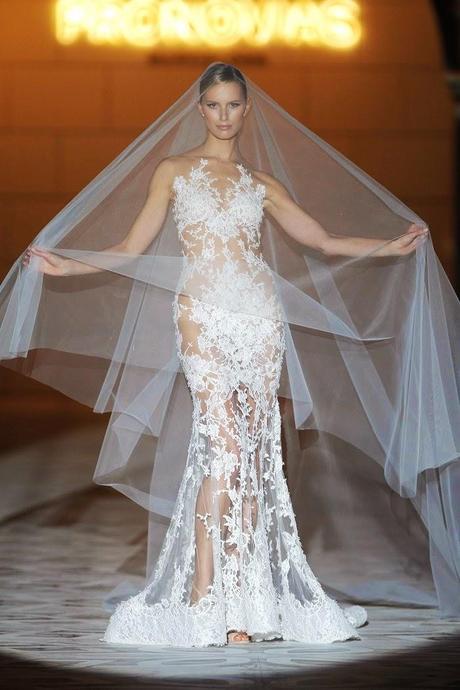 PRONOVIAS COLECCIÓN 2015 -LA FABRICA DE LOS SUEÑOS- PRONOVIAS COLECCIÓN 2015 -LA FABRICA DE LOS SUEÑOS-