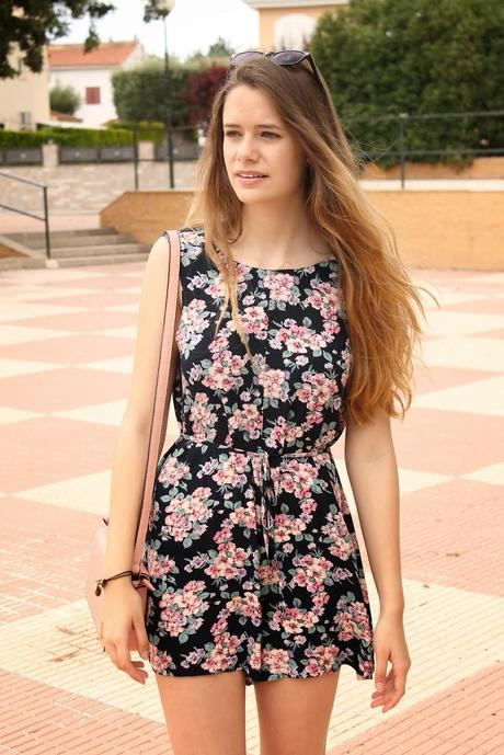 OUTFIT: Floral Playsuit OUTFIT: Floral Playsuit