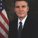 220px-James_Lee_Witt,_official_FEMA_photo_portrait Midterms 2014: Primarias en Arkansas