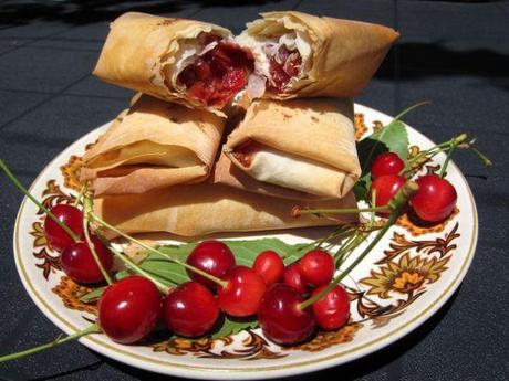 Rollitos de cerezas con canela (#ColorYSabor de Temporada) rollitos-de-cerezas-con-canela-