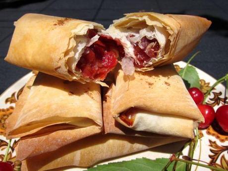 Rollitos de cerezas con canela (#ColorYSabor de Temporada) rollitos-de-cerezas-con-canela-