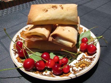 Rollitos de cerezas con canela (#ColorYSabor de Temporada) rollitos-de-cerezas-con-canela-