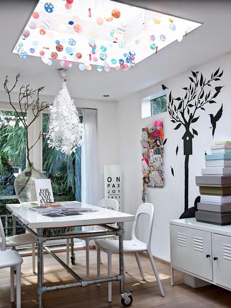 UN ESTUDIO FRESCO Y MÁGICO UN ESTUDIO FRESCO Y MÁGICO