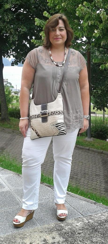 A mi estilo: Blusa bordada A mi estilo: Blusa bordada