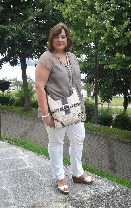 A mi estilo: Blusa bordada A mi estilo: Blusa bordada