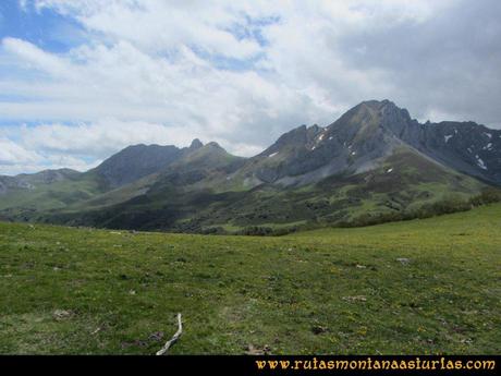 Ruta de Montaña en Asturias: Peña Chana, Fariñento (2.174 m.) y Prao del Albo