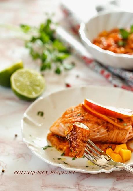 Salmón con salsa de mango y lima Salmón con salsa de mango y lima