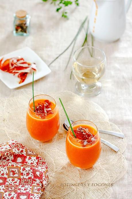 Vasitos de salmorejo de piquillos Vasitos de salmorejo de piquillos