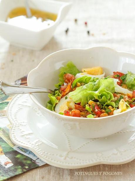 Ensalada de lechuga con granada y vinagreta de tomate Ensalada de lechuga con granada y vinagreta de tomate