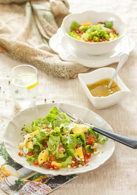 Ensalada de lechuga con granada y vinagreta de tomate Ensalada de lechuga con granada y vinagreta de tomate